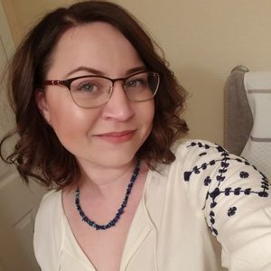 Meet your Posher, Steph